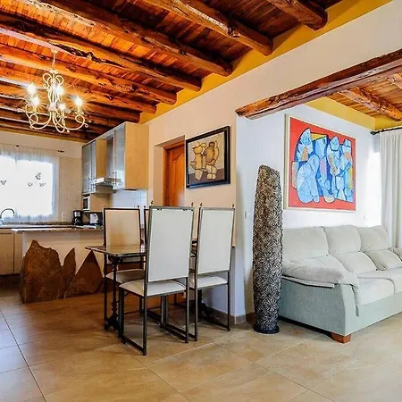 Casa Con Piscina, Jardin Y Juegos Exteriores * Montecristo
