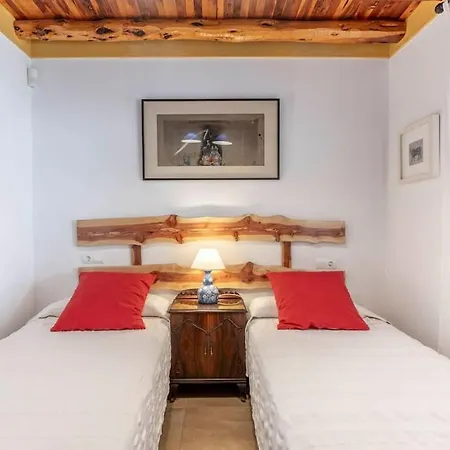 Casa Con Piscina, Jardin Y Juegos Exteriores Montecristo