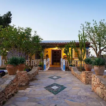 Casa Con Piscina, Jardin Y Juegos Exteriores Holiday home *
