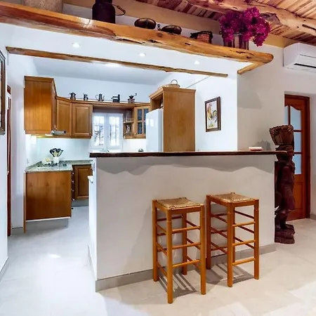 Casa Con Piscina, Jardin Y Juegos Exteriores *